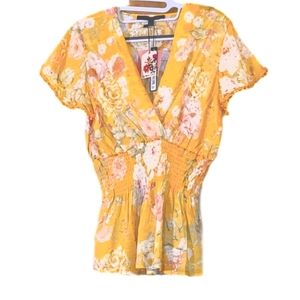 NWT HARVE BENARD yellow floral edition, v- neck, cinched waist, soft